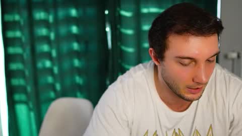 Snapshot of tom_fordd chatting on March 18, 2026, 7:11 am Tom online show from March 18, 2026, 7:11 am