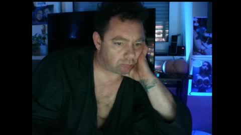 tomame_ online show from January 30, 2025, 1:11 am