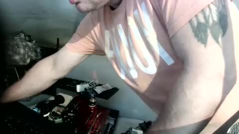 tomame_ online show from June 1, 2026, 5:03 pm