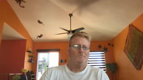 Snapshot of tomascausa chatting on April 16, 2026, 5:36 pm Hola online show from April 16, 2026, 5:36 pm