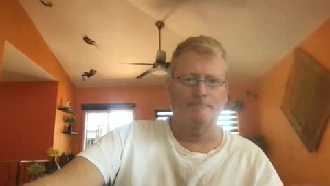 Snapshot of tomascausa chatting on April 21, 2026, 6:55 pm Hola online show from April 21, 2026, 6:55 pm