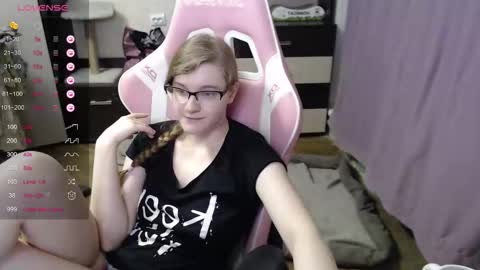 Snapshot of tomato_tease chatting on October 27, 2025, 4:00 pm tomato_tease online show from October 27, 2025, 4:00 pm