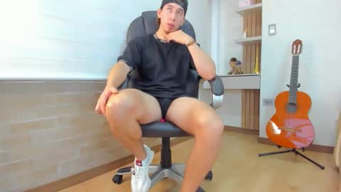 Snapshot of tombardem chatting on November 24, 2025, 7:13 pm Tom Bardem online show from November 24, 2025, 7:13 pm