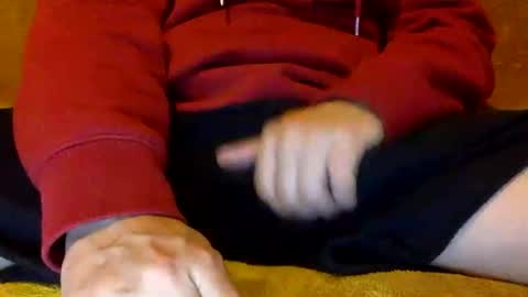 Snapshot of tombi125 chatting on November 14, 2025, 6:39 pm tombi125 online show from November 14, 2025, 6:39 pm