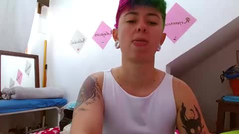 Snapshot of tomboyblue chatting on October 25, 2025, 6:02 pm Blue online show from October 25, 2025, 6:02 pm