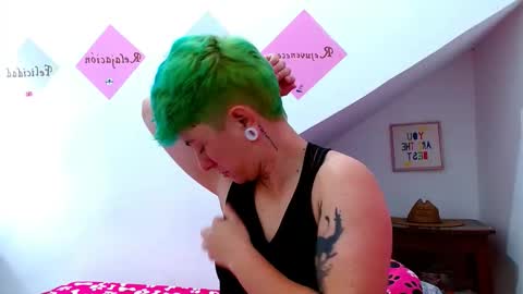 Snapshot of tomboyblue chatting on October 29, 2025, 1:13 pm Blue online show from October 29, 2025, 1:13 pm