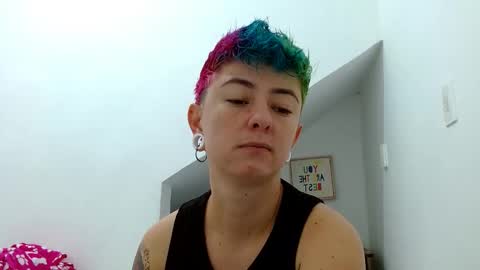 Snapshot of tomboyblue chatting on November 5, 2025, 3:01 pm Blue online show from November 5, 2025, 3:01 pm