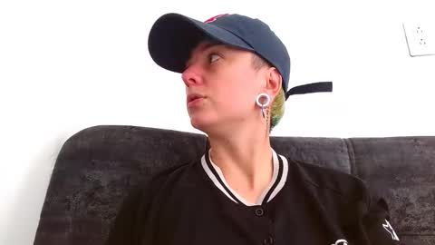 Snapshot of tomboyblue chatting on November 15, 2025, 4:25 pm Blue online show from November 15, 2025, 4:25 pm