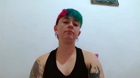 Snapshot of tomboyblue chatting on November 27, 2025, 8:44 pm Blue online show from November 27, 2025, 8:44 pm