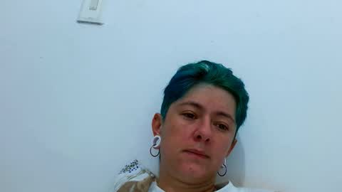 Snapshot of tomboyblue chatting on February 10, 2026, 9:52 pm Blue online show from February 10, 2026, 9:52 pm