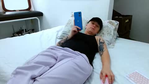 Snapshot of tomboyblue chatting on February 13, 2026, 2:46 pm Blue online show from February 13, 2026, 2:46 pm