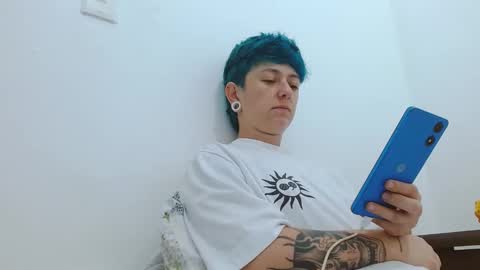 Snapshot of tomboyblue chatting on February 20, 2026, 9:04 pm Blue online show from February 20, 2026, 9:04 pm