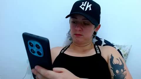 Snapshot of tomboyblue chatting on March 10, 2026, 11:32 pm Blue online show from March 10, 2026, 11:32 pm