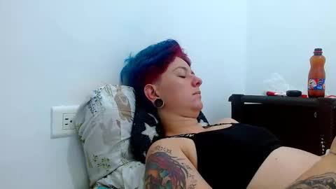 Snapshot of tomboyblue chatting on March 25, 2026, 12:55 pm Blue online show from March 25, 2026, 12:55 pm