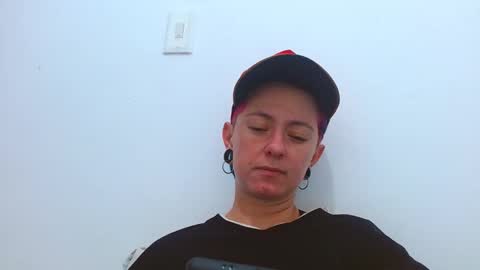 Snapshot of tomboyblue chatting on April 4, 2026, 6:27 pm Blue online show from April 4, 2026, 6:27 pm