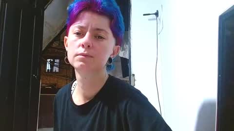 Snapshot of tomboyblue chatting on April 6, 2026, 4:10 am Blue online show from April 6, 2026, 4:10 am