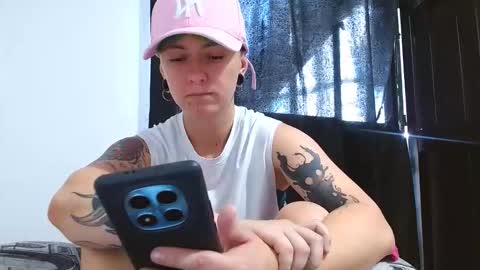 Snapshot of tomboyblue chatting on April 11, 2026, 6:56 pm Blue online show from April 11, 2026, 6:56 pm
