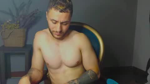 tomDavisXl online show from October 29, 2025, 5:10 am