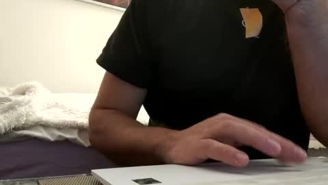 Snapshot of tomgas02 chatting on January 6, 2026, 12:58 am tomgas02 online show from January 6, 2026, 12:58 am