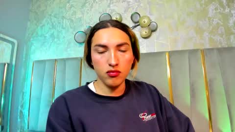 Snapshot of tomlondon_ chatting on February 4, 2026, 2:12 pm online show from February 4, 2026, 2:12 pm