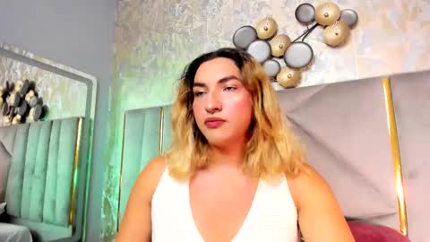 Snapshot of tomlondon_ chatting on February 10, 2026, 3:49 pm online show from February 10, 2026, 3:49 pm