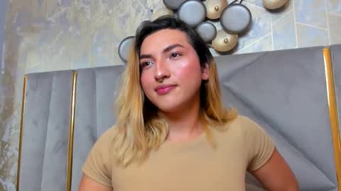 Snapshot of tomlondon_ chatting on March 5, 2026, 3:30 pm online show from March 5, 2026, 3:30 pm