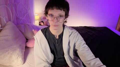 Snapshot of tommiehi chatting on September 27, 2025, 12:21 pm Tommie online show from September 27, 2025, 12:21 pm