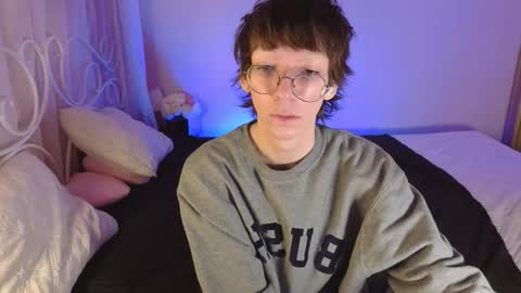 Snapshot of tommiehi chatting on October 22, 2025, 12:16 pm Tommie online show from October 22, 2025, 12:16 pm