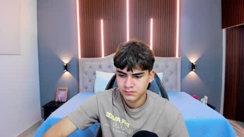 Tommy  online show from November 8, 2025, 3:39 am