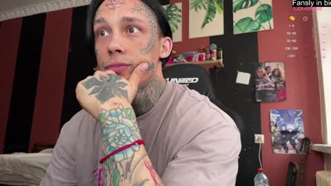 Snapshot of tommy__gun_ chatting on December 23, 2024, 9:16 am Tommy and Katana online show from December 23, 2024, 9:16 am