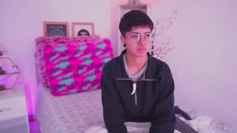 Blue  online show from September 24, 2025, 1:36 pm