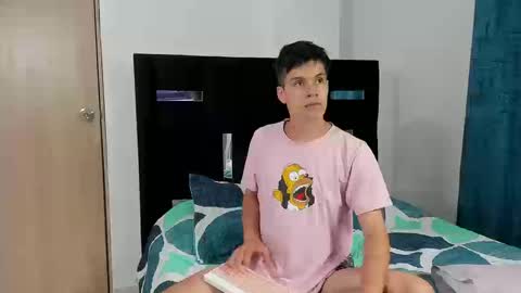 Snapshot of tommy_carlos chatting on September 24, 2025, 11:52 pm online show from September 24, 2025, 11:52 pm