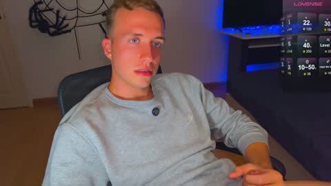 Snapshot of tommy_cumfinger chatting on December 13, 2024, 9:57 am Tommy online show from December 13, 2024, 9:57 am