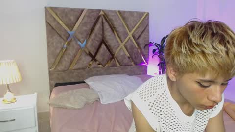 Snapshot of tommyfoxboy chatting on December 9, 2024, 5:08 pm Tommy Foxboy online show from December 9, 2024, 5:08 pm