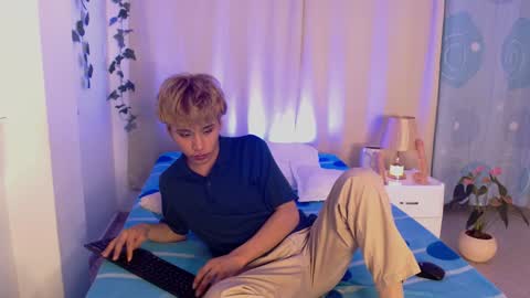 Snapshot of tommyfoxboy chatting on December 29, 2024, 2:52 pm Tommy Foxboy online show from December 29, 2024, 2:52 pm