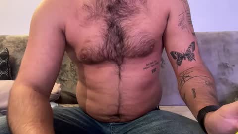 Snapshot of tommyjay32 chatting on November 18, 2025, 2:43 pm tommyjay32 online show from November 18, 2025, 2:43 pm