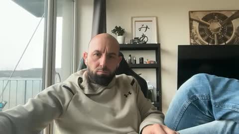 Thomas Fit online show from November 21, 2025, 10:58 am