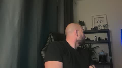 Thomas Fit online show from November 26, 2025, 9:38 pm