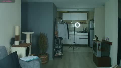 Snapshot of tomoe_b chatting on September 27, 2025, 7:02 am leyla online show from September 27, 2025, 7:02 am