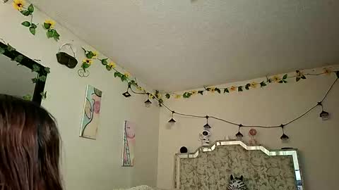 Snapshot of tomoe_b chatting on February 3, 2026, 10:15 pm leyla online show from February 3, 2026, 10:15 pm