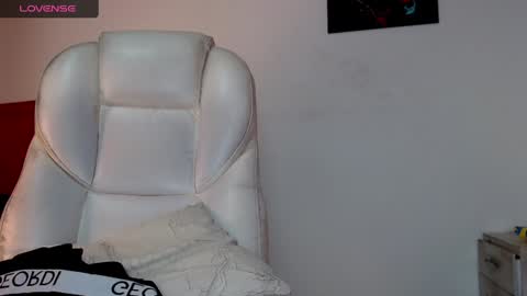 Snapshot of tonibelmont chatting on December 4, 2024, 9:57 pm TONI BELMONT online show from December 4, 2024, 9:57 pm
