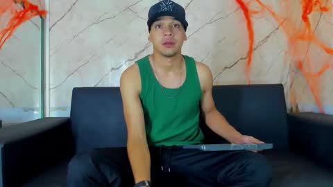 Snapshot of tonnygil chatting on October 27, 2025, 12:09 pm Tonny online show from October 27, 2025, 12:09 pm