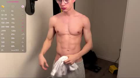 Snapshot of tonrapt chatting on February 28, 2026, 3:35 pm Ton online show from February 28, 2026, 3:35 pm