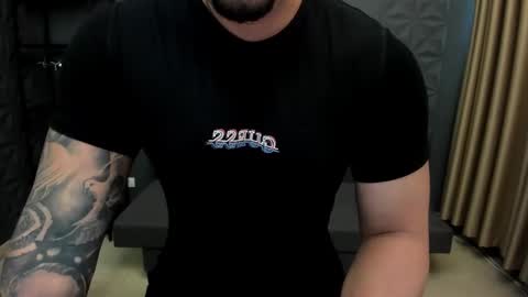 Snapshot of tonywilcoxx chatting on December 16, 2024, 6:21 am TonyWilcox online show from December 16, 2024, 6:21 am