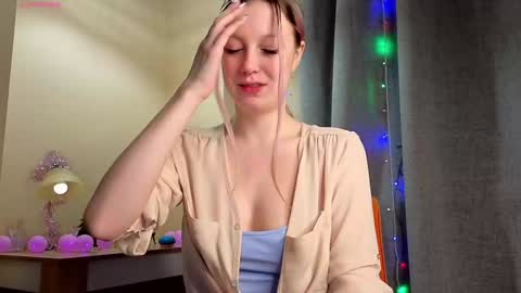 Snapshot of too_cute_blonde_girl chatting on December 21, 2024, 3:36 am Hey hey Im Megan Pvt open. Im very glad to see you here online show from December 21, 2024, 3:36 am