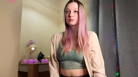 Snapshot of too_cute_blonde_girl chatting on December 26, 2024, 3:06 am Hey hey Im Megan Pvt open. Im very glad to see you here online show from December 26, 2024, 3:06 am