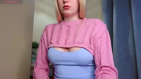 Snapshot of too_cute_blonde_girl chatting on March 8, 2025, 3:06 am Hey hey Im Megan Pvt open. Im very glad to see you here online show from March 8, 2025, 3:06 am
