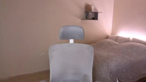 toohornyserj online show from April 17, 2026, 8:01 pm