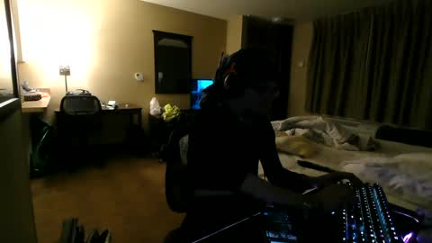 topplesstable18075 online show from December 28, 2024, 1:50 am