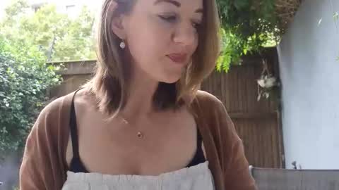 Topsy online show from December 17, 2025, 9:37 am